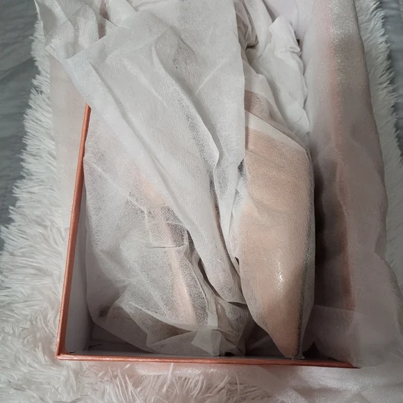 Effortlessly Stylish Beige Kitten Heel Slingback Size 10 Flattering Pointed Toes - Picture 5 of 7